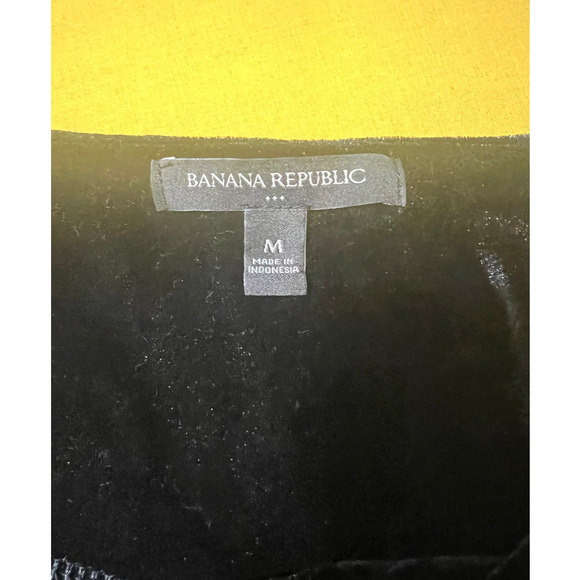 Banana Republic Black Velvet Crew Neck Ruffle Hem Blouse Size M - Picture 5 of 6